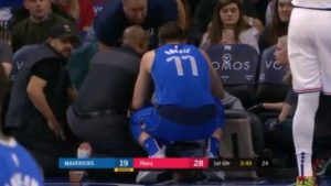 o-donsits-xtypise-ton-kameraman-kai-pige-na-dei-an-einai-kala-vid