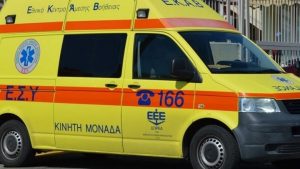 neari-kopela-me-spasmoys-stin-paralia-zoymperi