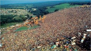 to-woodstock-epistrefei-ekei-opou-ksekinisan-ola