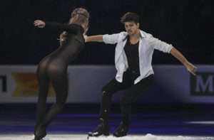 ekthamvotiki-i-rosida-athlitria-tou-kallitexnikoy-patinaz-photos-video