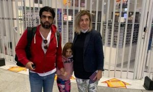 mikri-anastasia-ksekinise-to-taksidi-tis-elpidas-gia-tin-ameriki