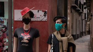 koronoios-oi-maskes-mas-dyskoleyoun-poly-kai-den-ennooyme-tin-anapnoi